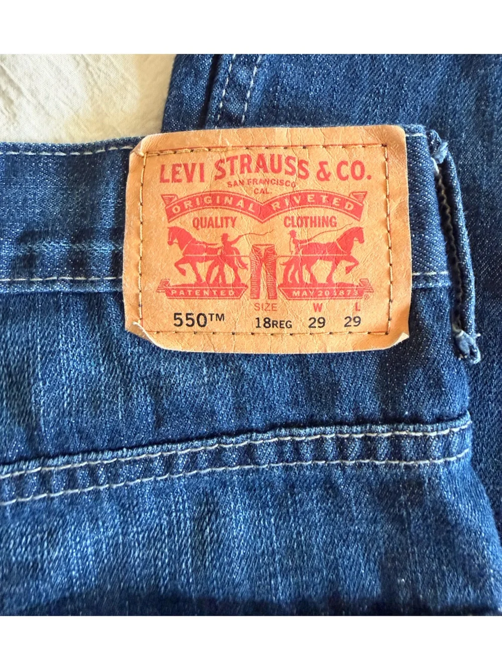 Levi’s 550 relaxed jeans